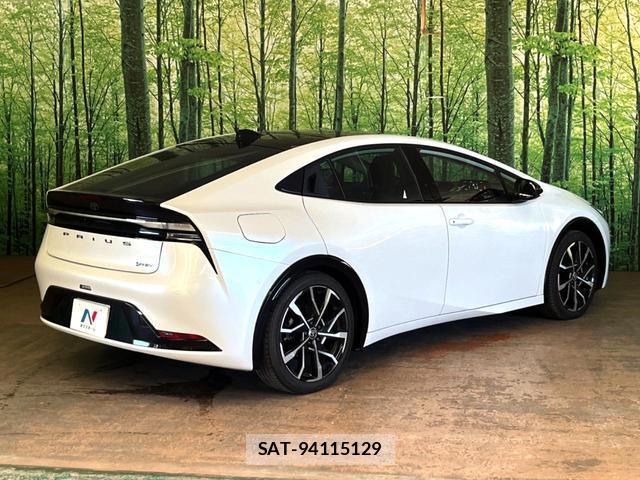 Toyota PRIUS 2023-05 8279412-17