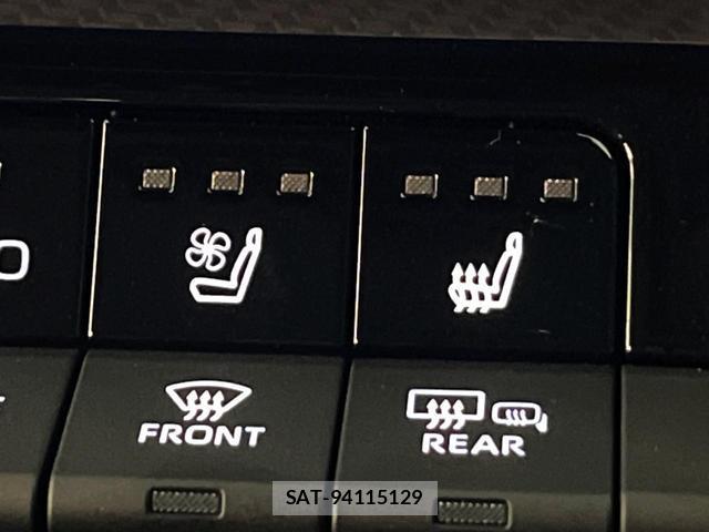 Toyota PRIUS 2023-05 8279412-6