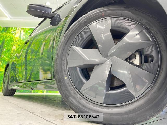 Toyota PRIUS 2023-03 8279457-12