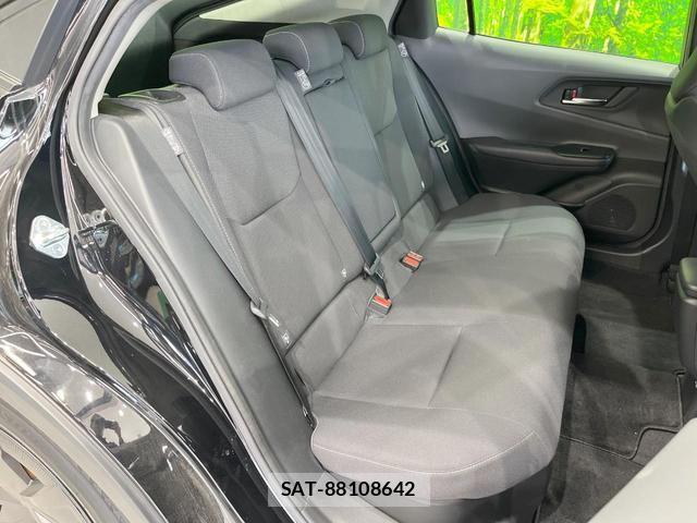 Toyota PRIUS 2023-03 8279457-8