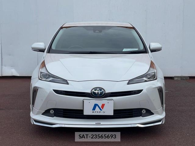 Toyota PRIUS 2021-06 8279495-13