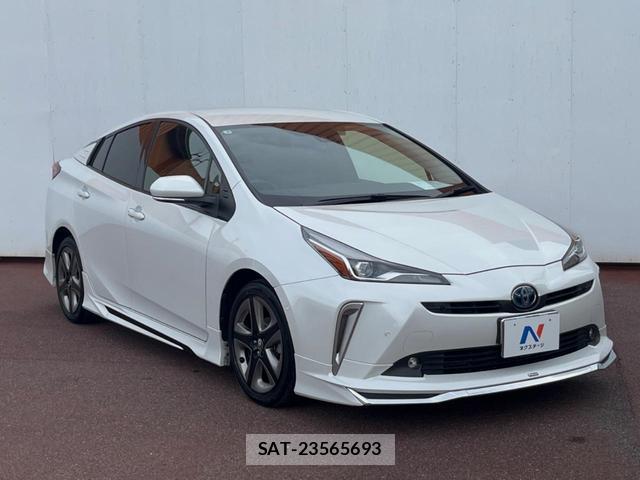Toyota PRIUS 2021-06 8279495-15