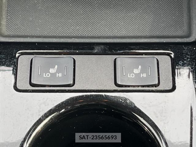 Toyota PRIUS 2021-06 8279495-5