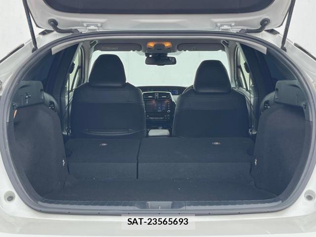 Toyota PRIUS 2021-06 8279495-9