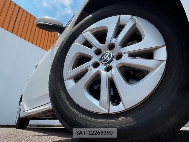 Toyota PRIUS 2017-09 8279499-12