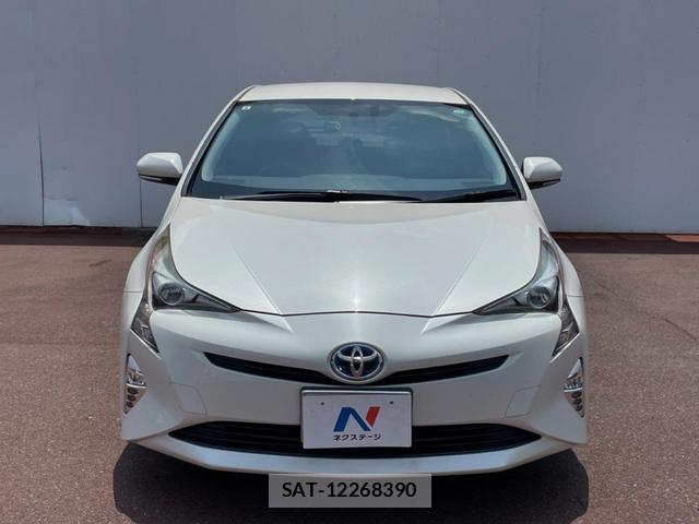 Toyota PRIUS 2017-09 8279499-13