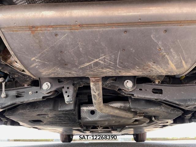 Toyota PRIUS 2017-09 8279499-18