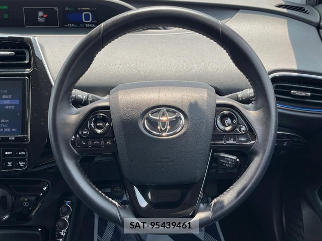 Toyota PRIUS 2019-04 8279500-10