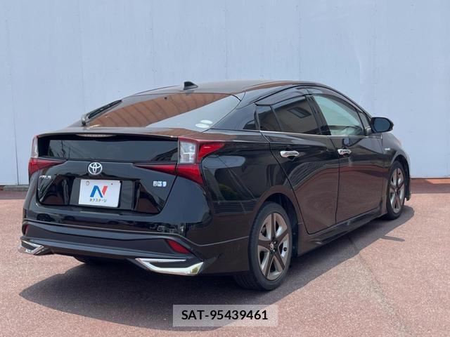 Toyota PRIUS 2019-04 8279500-16