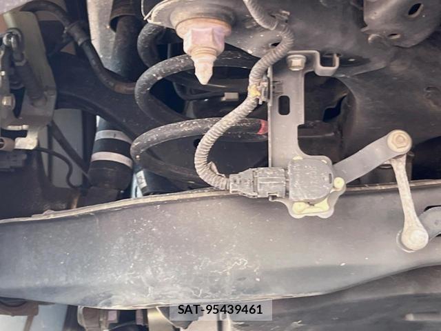 Toyota PRIUS 2019-04 8279500-19