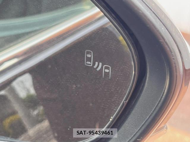 Toyota PRIUS 2019-04 8279500-5