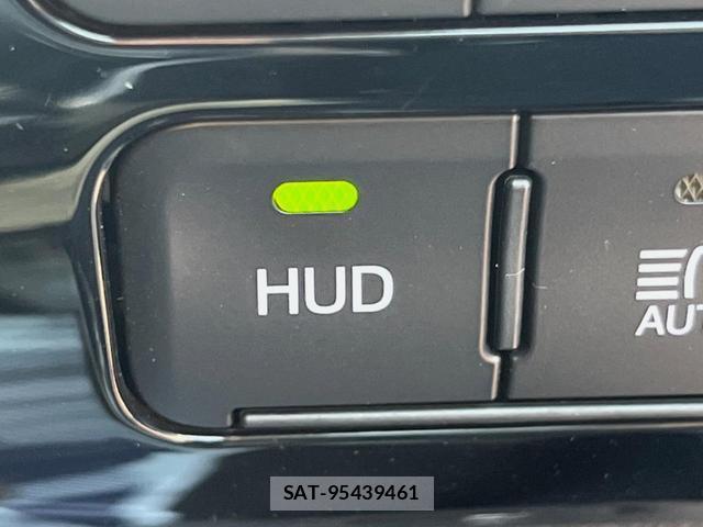 Toyota PRIUS 2019-04 8279500-6