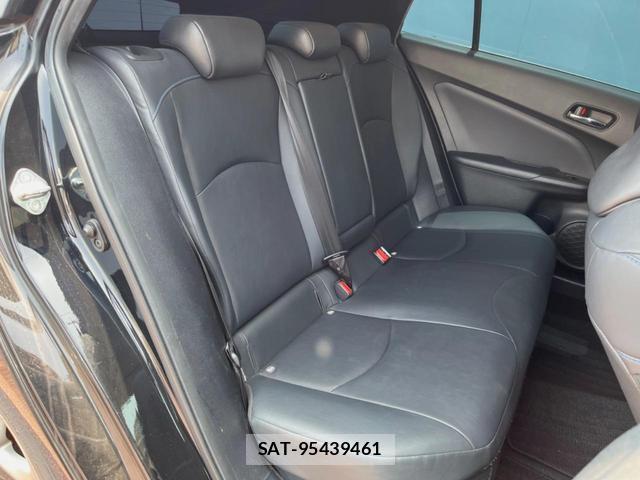 Toyota PRIUS 2019-04 8279500-8