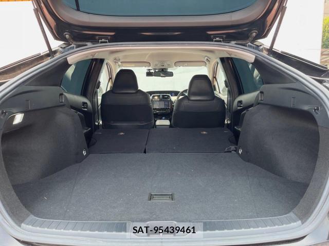 Toyota PRIUS 2019-04 8279500-9