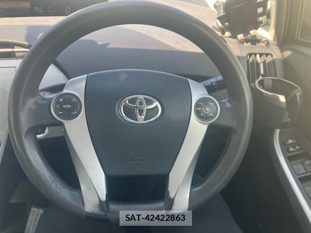 Toyota PRIUS 2015-06 8279502-18