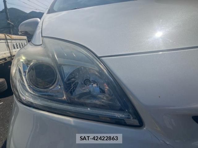 Toyota PRIUS 2015-06 8279502-2