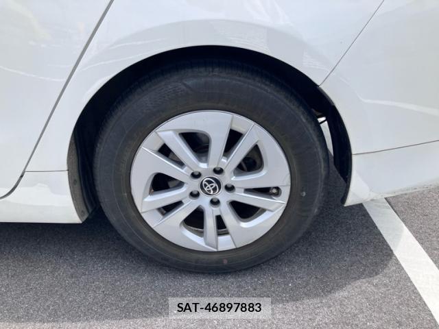 Toyota PRIUS 2017-08 8279508-12