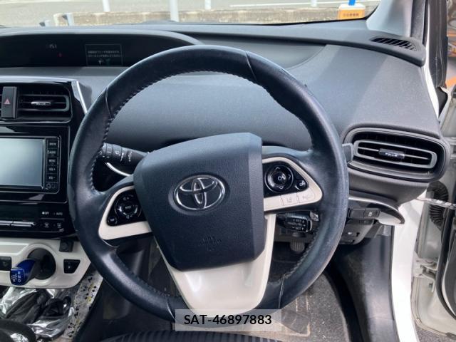 Toyota PRIUS 2017-08 8279508-14