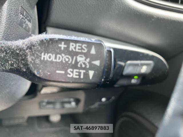 Toyota PRIUS 2017-08 8279508-16