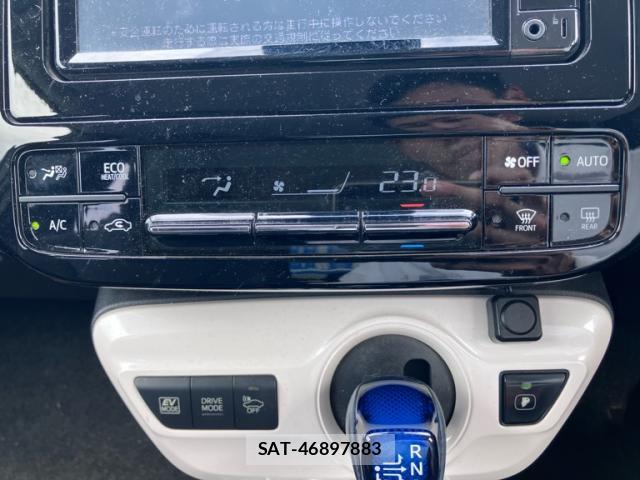 Toyota PRIUS 2017-08 8279508-18