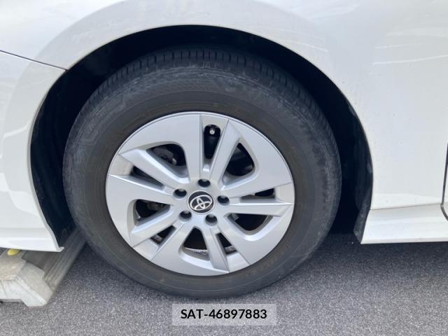 Toyota PRIUS 2017-08 8279508-3