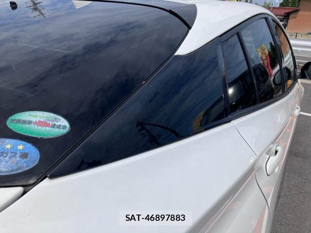 Toyota PRIUS 2017-08 8279508-5