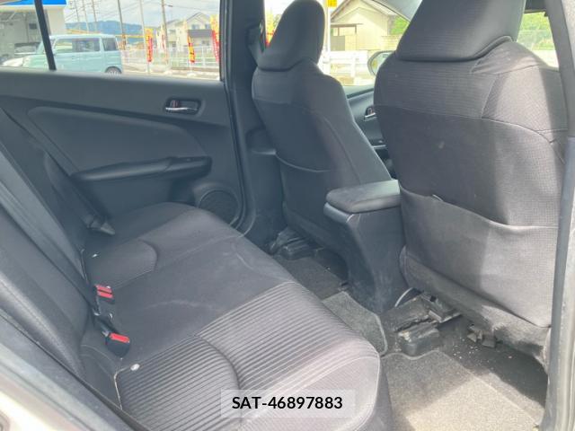 Toyota PRIUS 2017-08 8279508-7