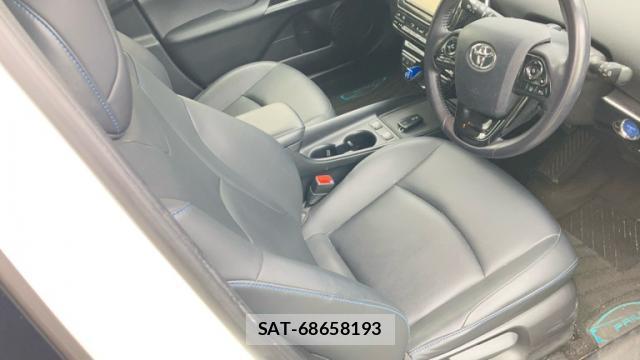 Toyota PRIUS 2019-12 8279533-11