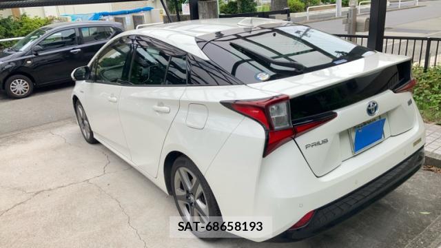 Toyota PRIUS 2019-12 8279533-13