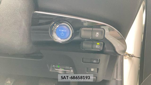 Toyota PRIUS 2019-12 8279533-14