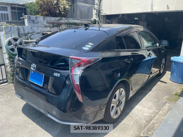Toyota PRIUS 2018-06 8279542-13
