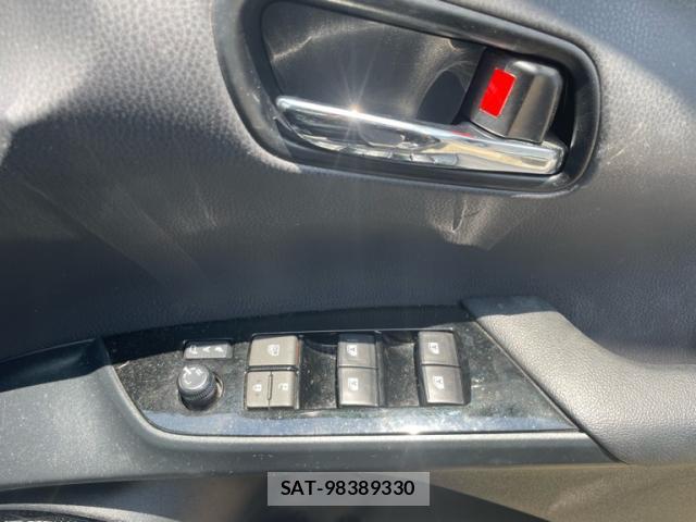Toyota PRIUS 2018-06 8279542-16