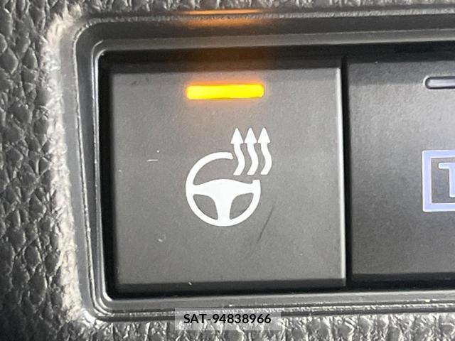 Toyota PRIUS 2025-02 8279625-6