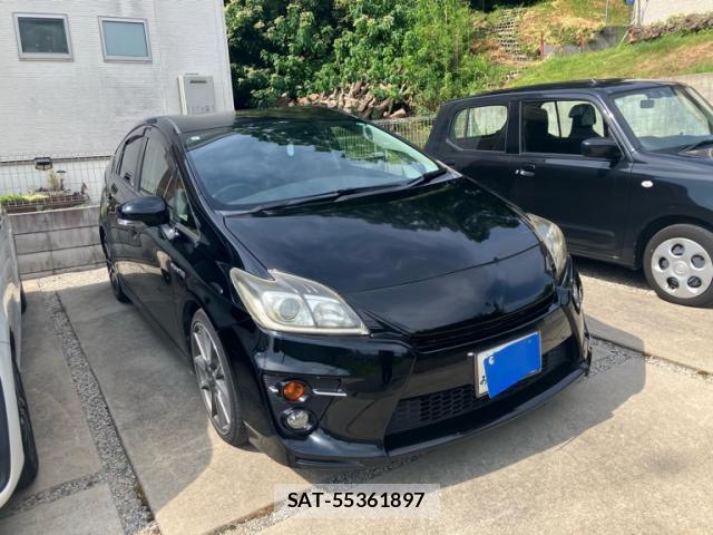 Toyota PRIUS 2013-05 8279633-1