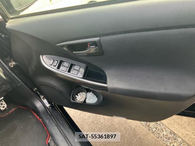 Toyota PRIUS 2013-05 8279633-10