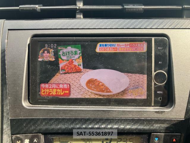 Toyota PRIUS 2013-05 8279633-16