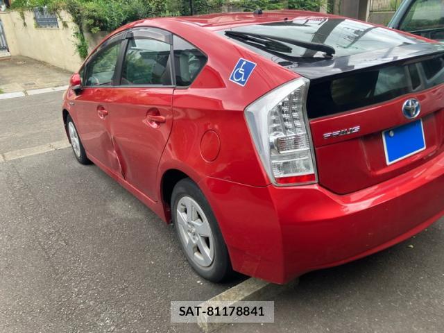 Toyota PRIUS 2011-02 8279669-13