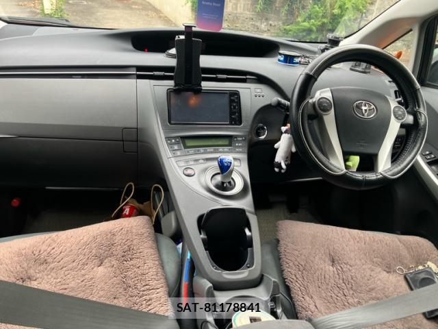 Toyota PRIUS 2011-02 8279669-8