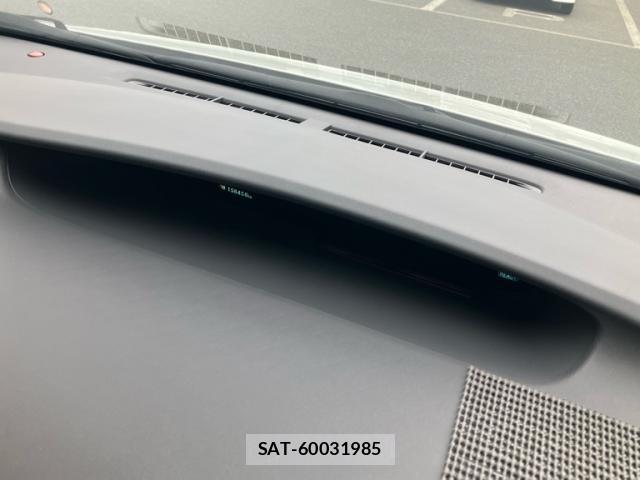 Toyota PRIUS 2014-11 8279684-14