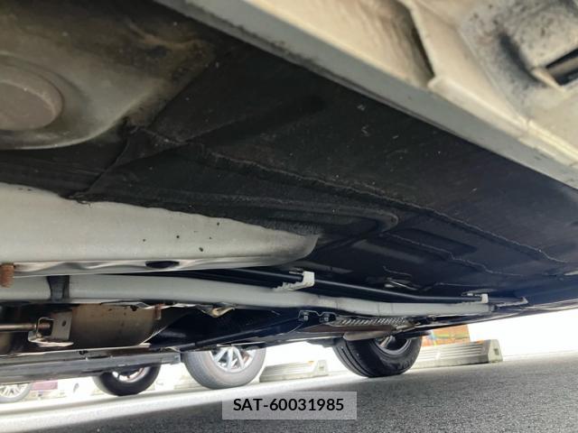 Toyota PRIUS 2014-11 8279684-5