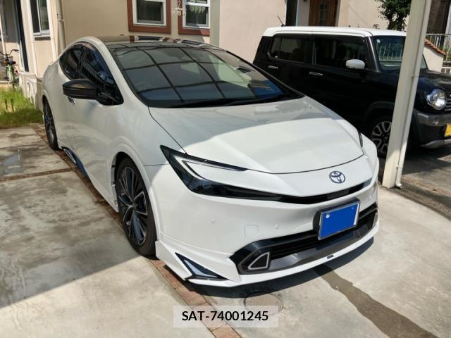 Toyota PRIUS 2023-05 8279690-1