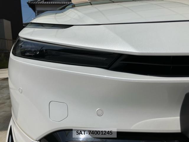 Toyota PRIUS 2023-05 8279690-12