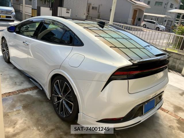 Toyota PRIUS 2023-05 8279690-13