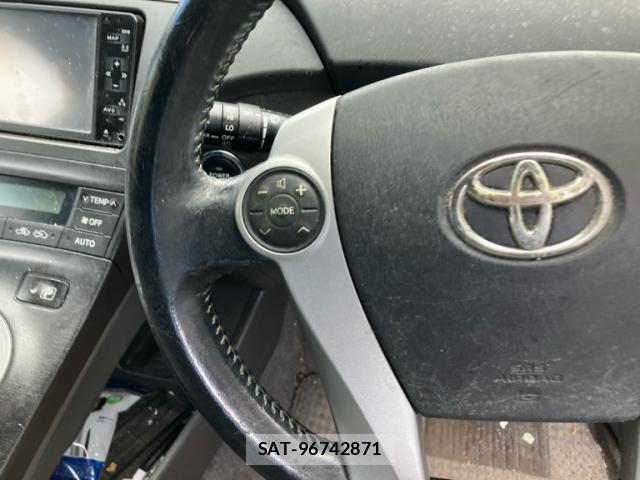 Toyota PRIUS 2010-05 8279738-15