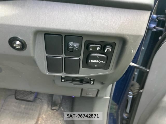 Toyota PRIUS 2010-05 8279738-17