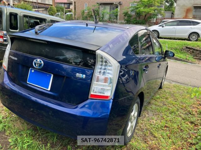 Toyota PRIUS 2010-05 8279738-4