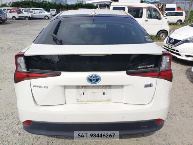Toyota PRIUS 2019-07 8279927-1