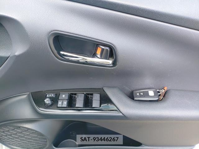 Toyota PRIUS 2019-07 8279927-13
