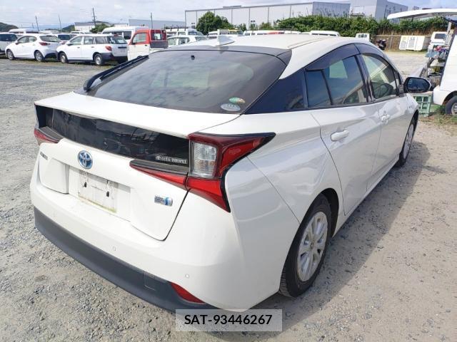 Toyota PRIUS 2019-07 8279927-4