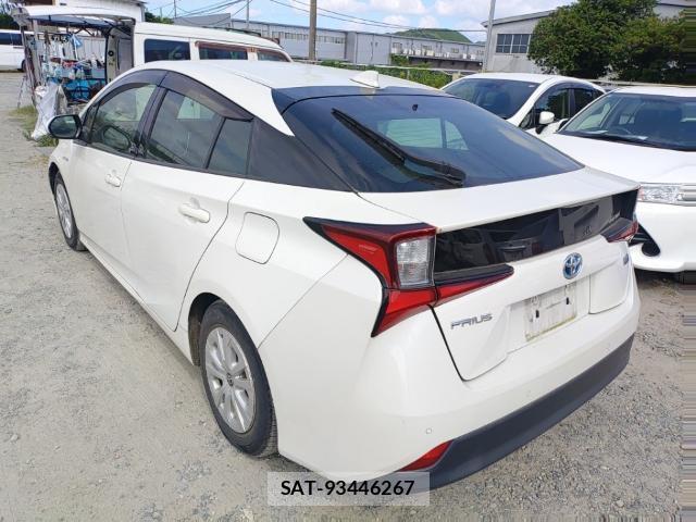Toyota PRIUS 2019-07 8279927-5
